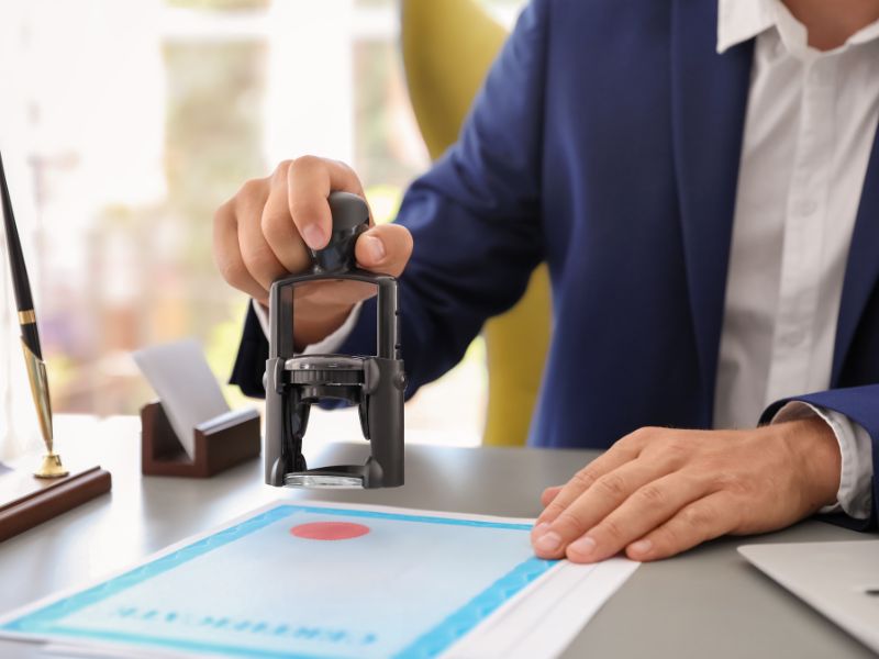 công chứng chia tách đất việt kiều
