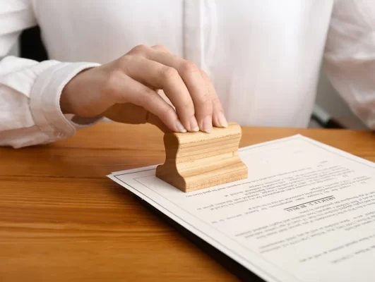 công chứng giấy tờ đi nước ngoài