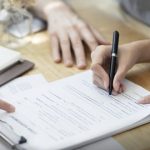 Đặt cọc mua bán nhà đất nhưng không ghi rõ giá bán có rủi ro gì? Download-mau-hop-dong-cho-o-nho-nha-Tai-xuong-ngay