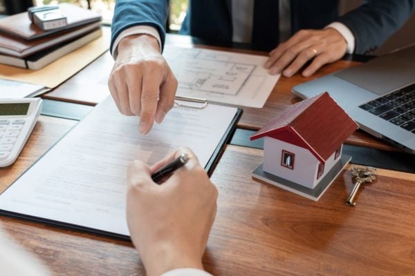 chấm dứt hợp đồng sớm