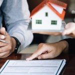 Hợp đồng đặt cọc nhà đất lập bằng vi bằng có thay thế công chứng được không? 76