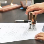 Công chứng hợp đồng mua bán xe có phải đăng ký tại Sở Tư pháp không? Phong-cong-chung-va-van-phong-cong-chung-co-nhieu-diem-giong-va-khac-nhau (1)