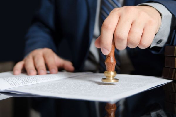 Lệ phí công chứng văn bản