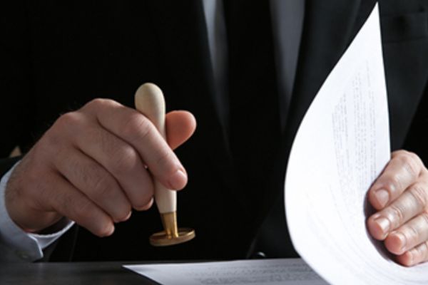 Hợp đồng viết tay có công chứng được không?