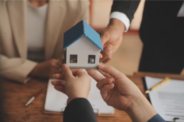 Tặng cho tài sản có điều kiện về việc duy trì công việc